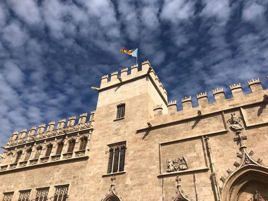 Loft Con Estilo Y Terraza En Centro Historico Apartman Valencia Kültér fotó