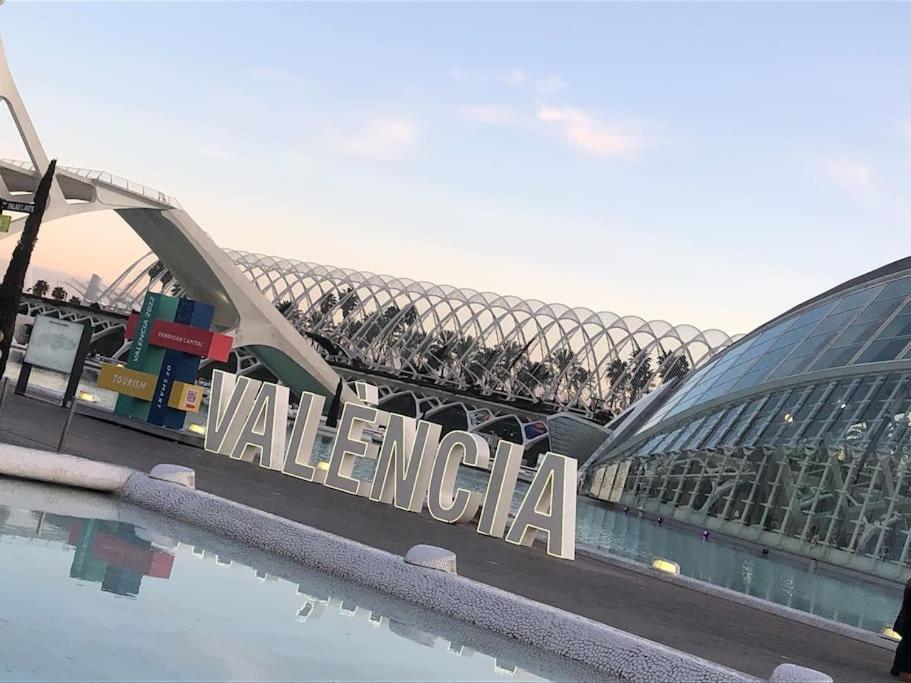 Loft Con Estilo Y Terraza En Centro Historico Apartman Valencia Kültér fotó