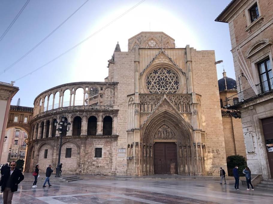 Loft Con Estilo Y Terraza En Centro Historico Apartman Valencia Kültér fotó